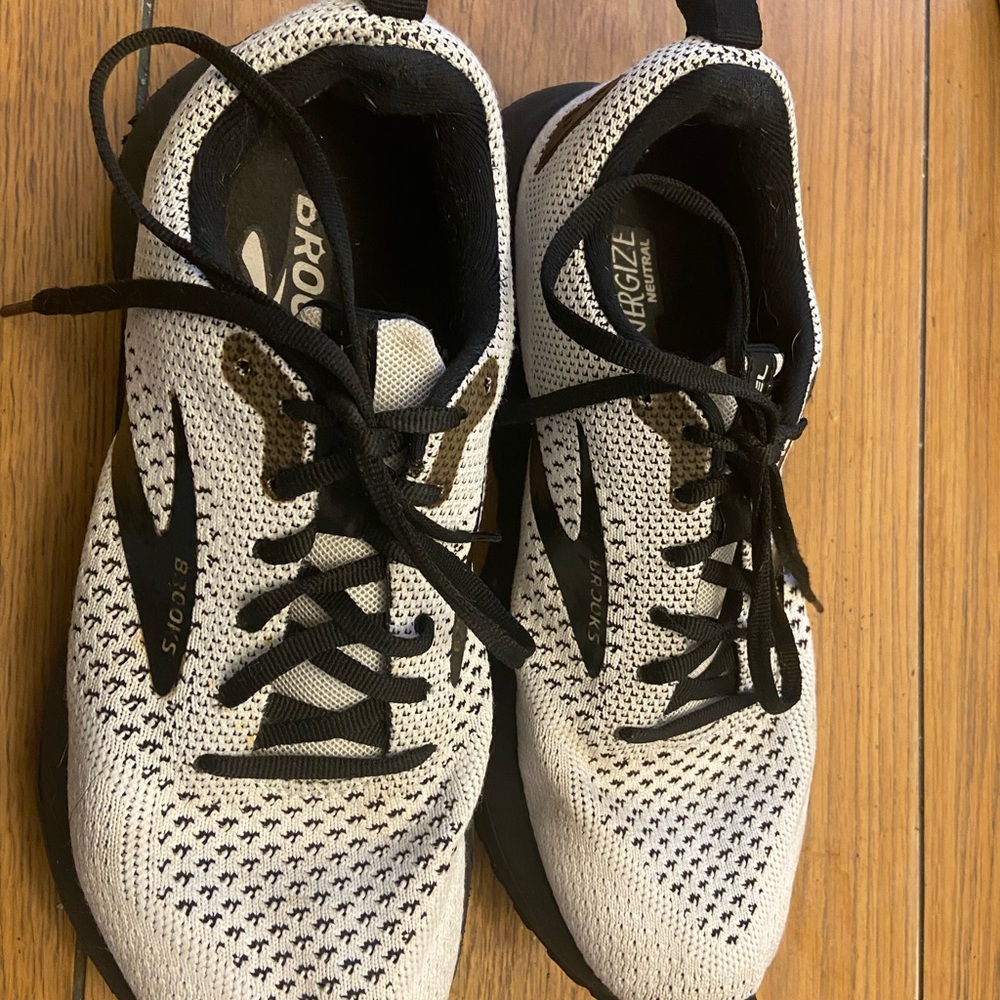 Brooks women’s Revel 4 size 8.5